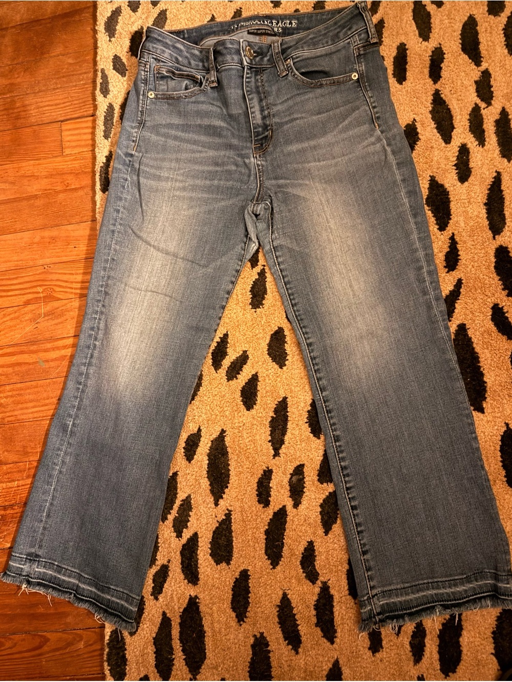 🦅American Eagle Outfitters Women's High Rise Kick Crop Blue Jeans